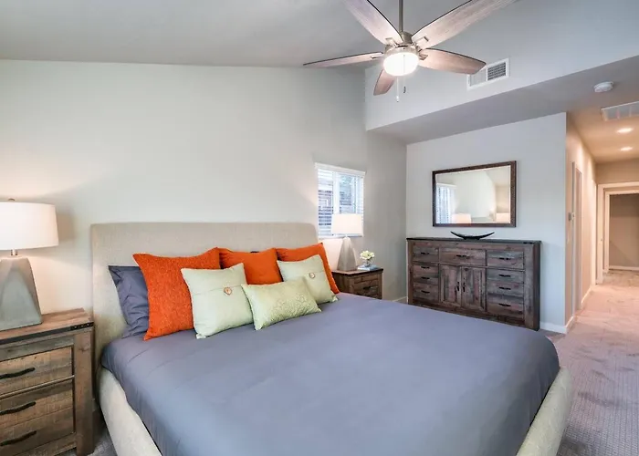 Stylish Scottsdale & Pool Table Holiday home Phoenix