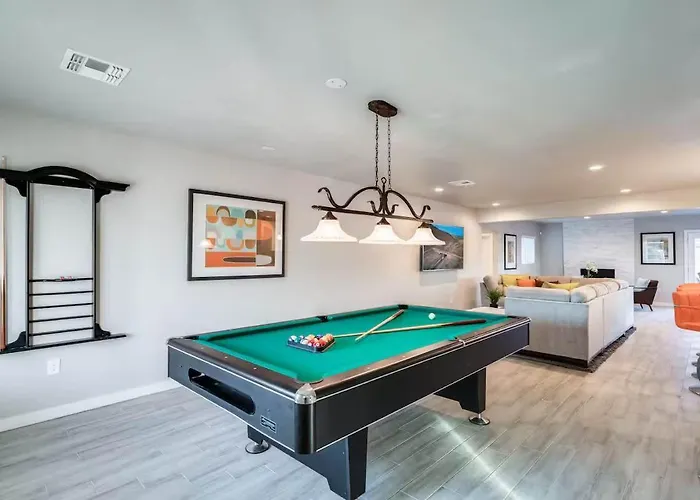 Stylish Scottsdale & Pool Table Phoenix