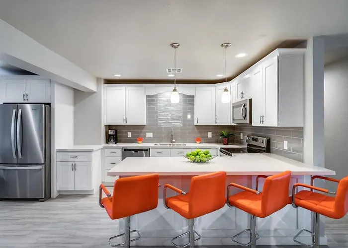 Stylish Scottsdale & Pool Table Holiday home *