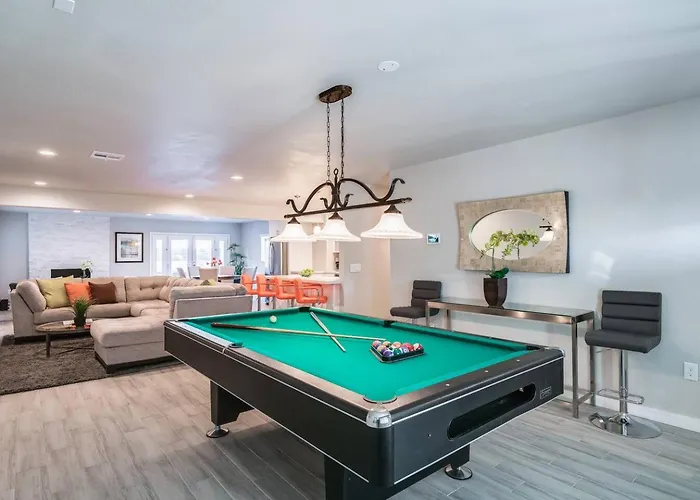 Holiday home Stylish Scottsdale & Pool Table